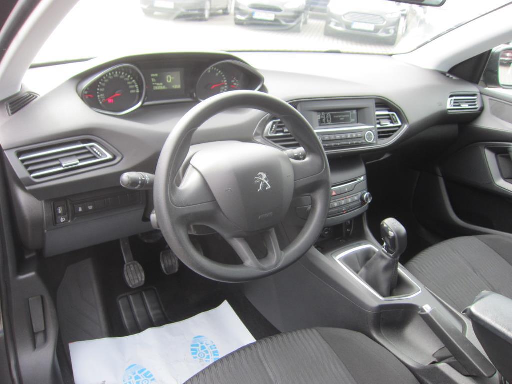 Peugeot 308, 2017 - pohled č. 5