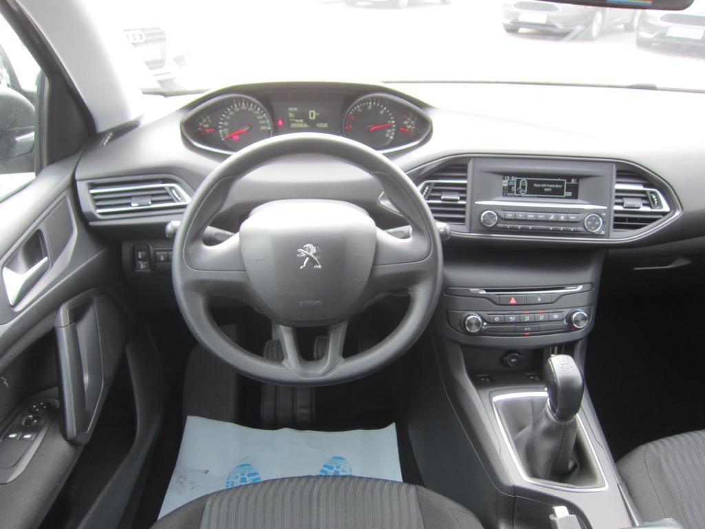 Peugeot 308, 2017 - pohled č. 6