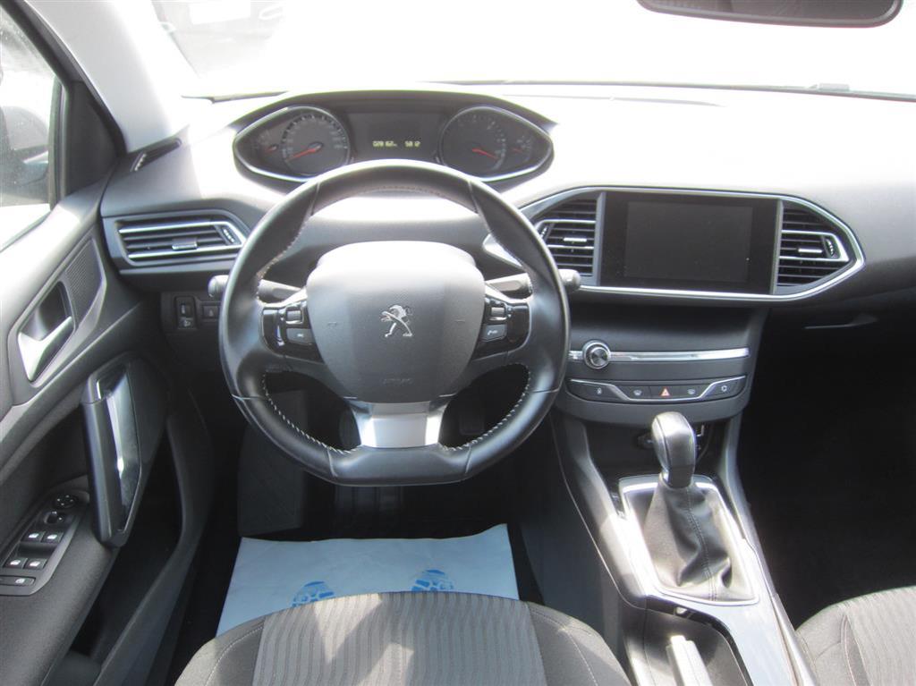 Volkswagen Touran, 2018 - pohled č. 6