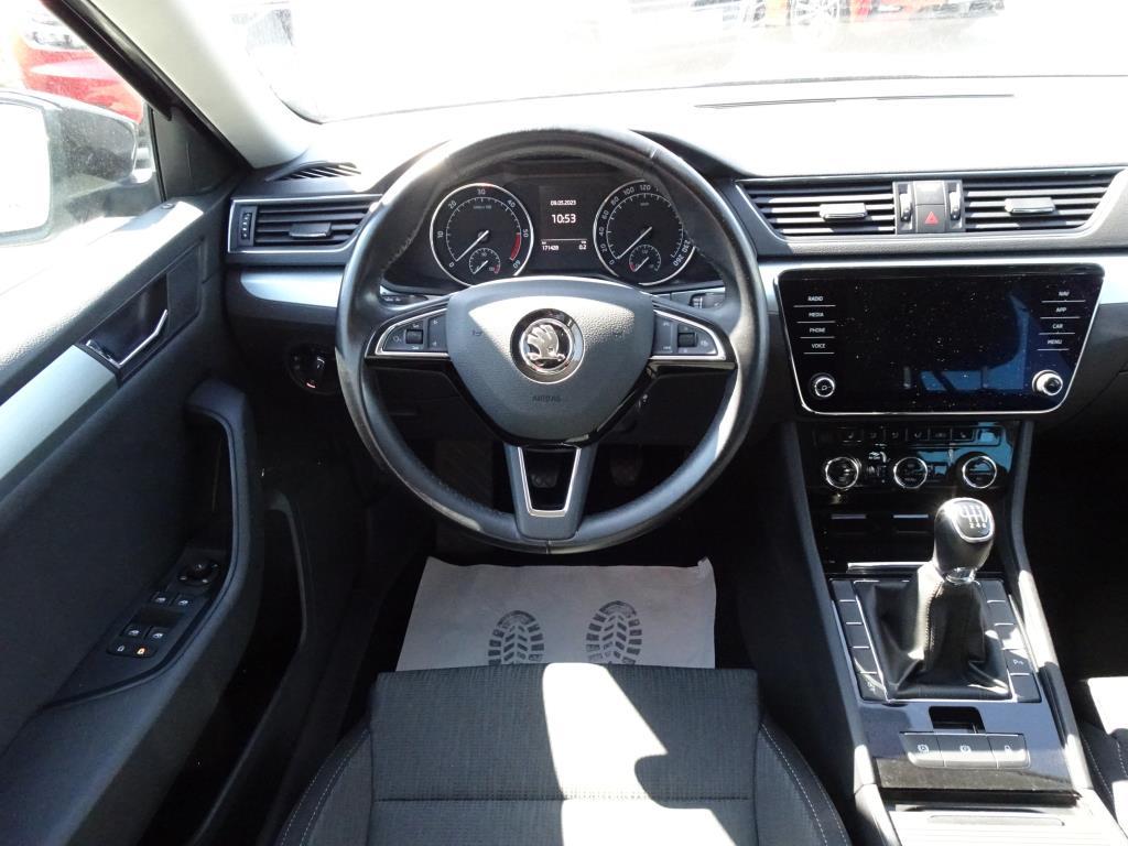 Škoda Superb III, 2018 - pohled č. 6