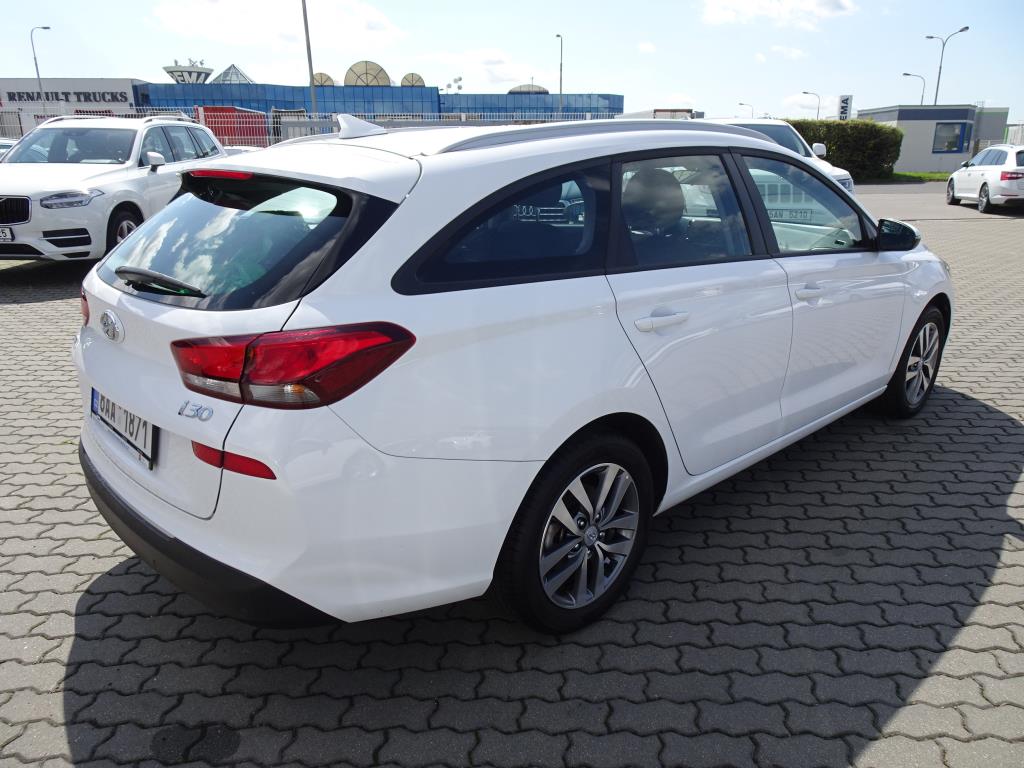 Hyundai i30, 2020 - pohled č. 4