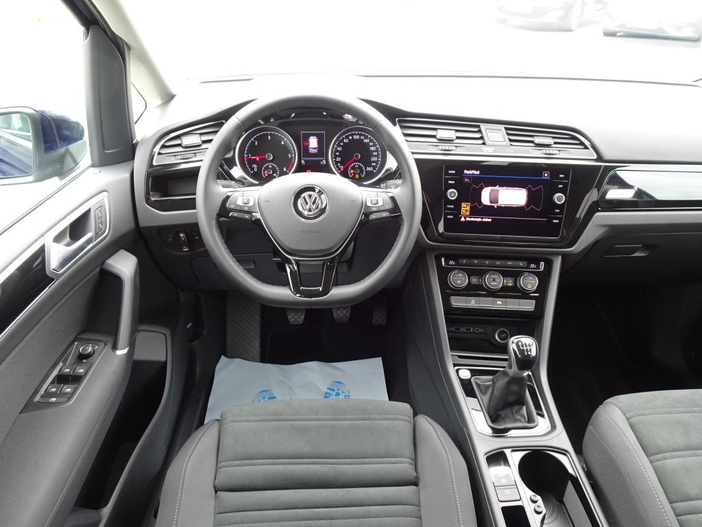 Volkswagen Touran, 2020 - pohled č. 6