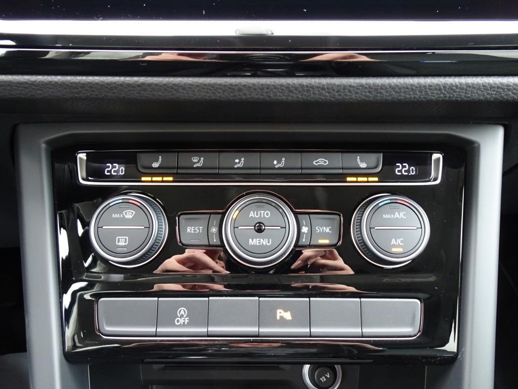 Volkswagen Touran, 2020 - pohled č. 8