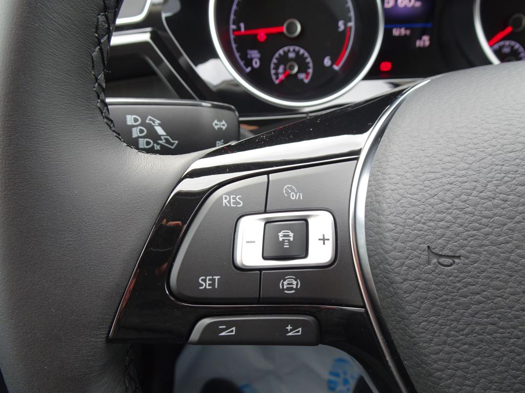 Volkswagen Touran, 2020 - pohled č. 9