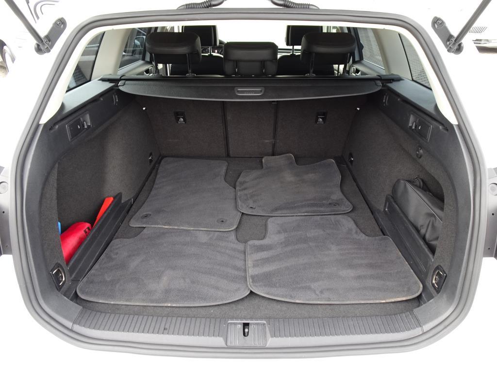 Volkswagen Passat, 2017 - pohled č. 14