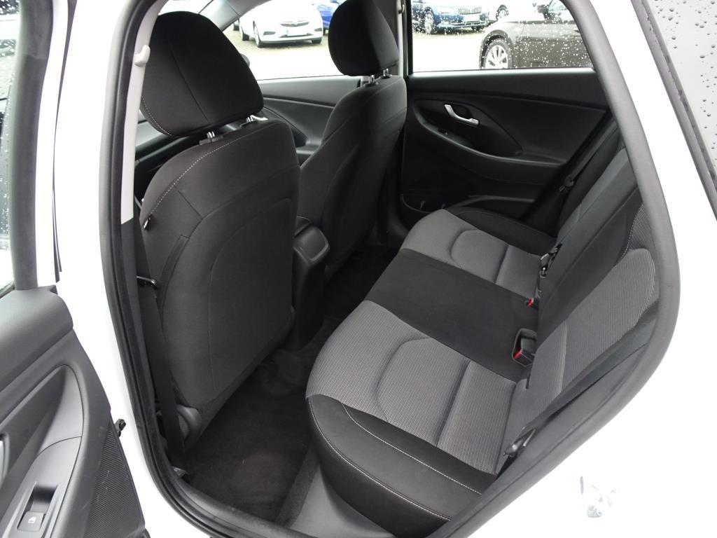 Hyundai i30, 2018 - pohled č. 14