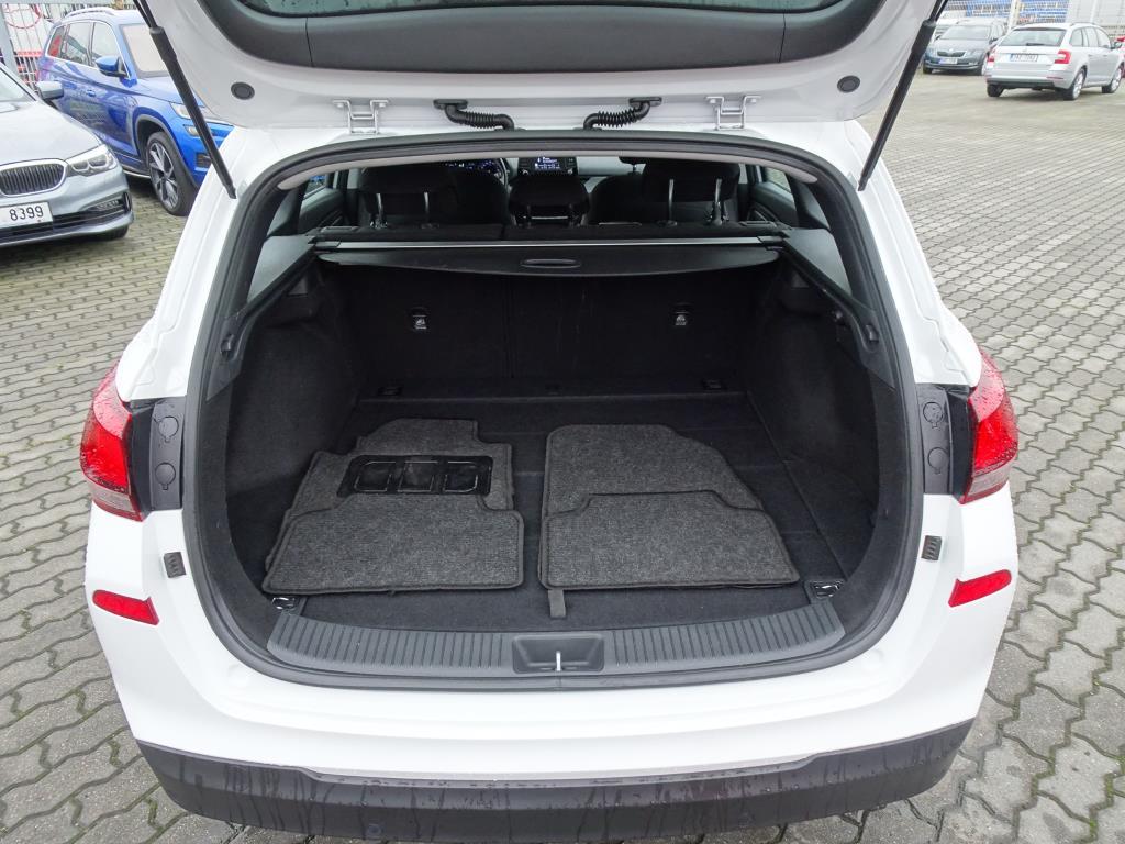 Hyundai i30, 2018 - pohled č. 15