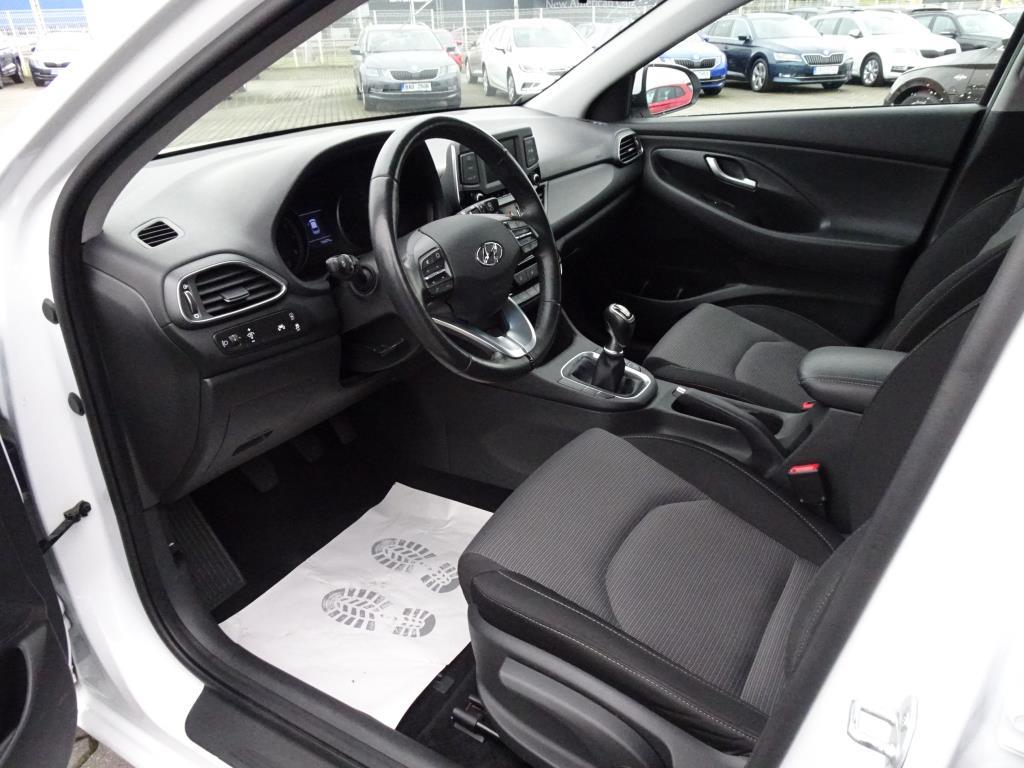 Hyundai i30, 2018 - pohled č. 5