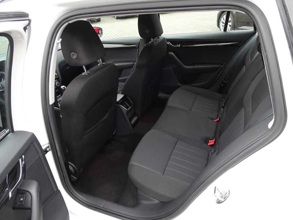 Škoda Octavia III, 2019 - pohled č. 13