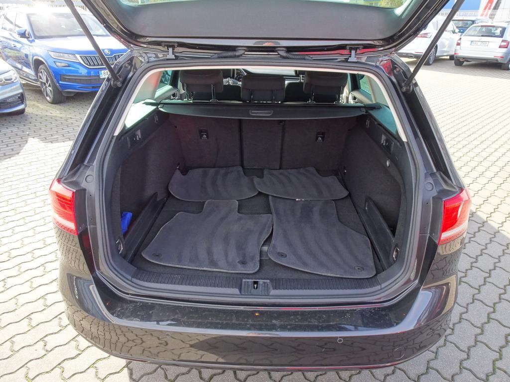 Volkswagen Passat, 2018 - pohled č. 14