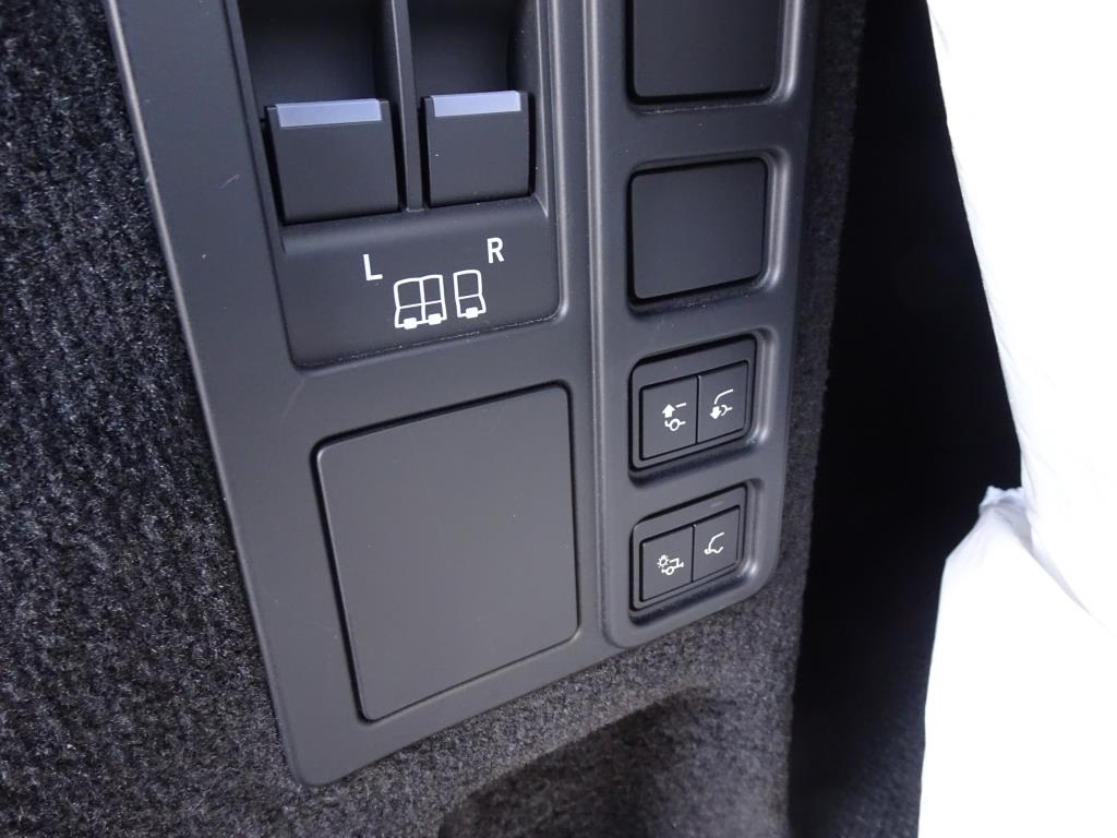 Land Rover Discovery, 2022 - pohled č. 18